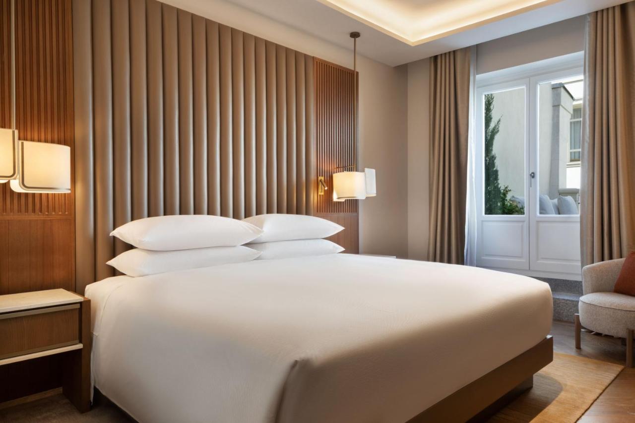 Jw Marriott Hotel Мадрид Екстериор снимка