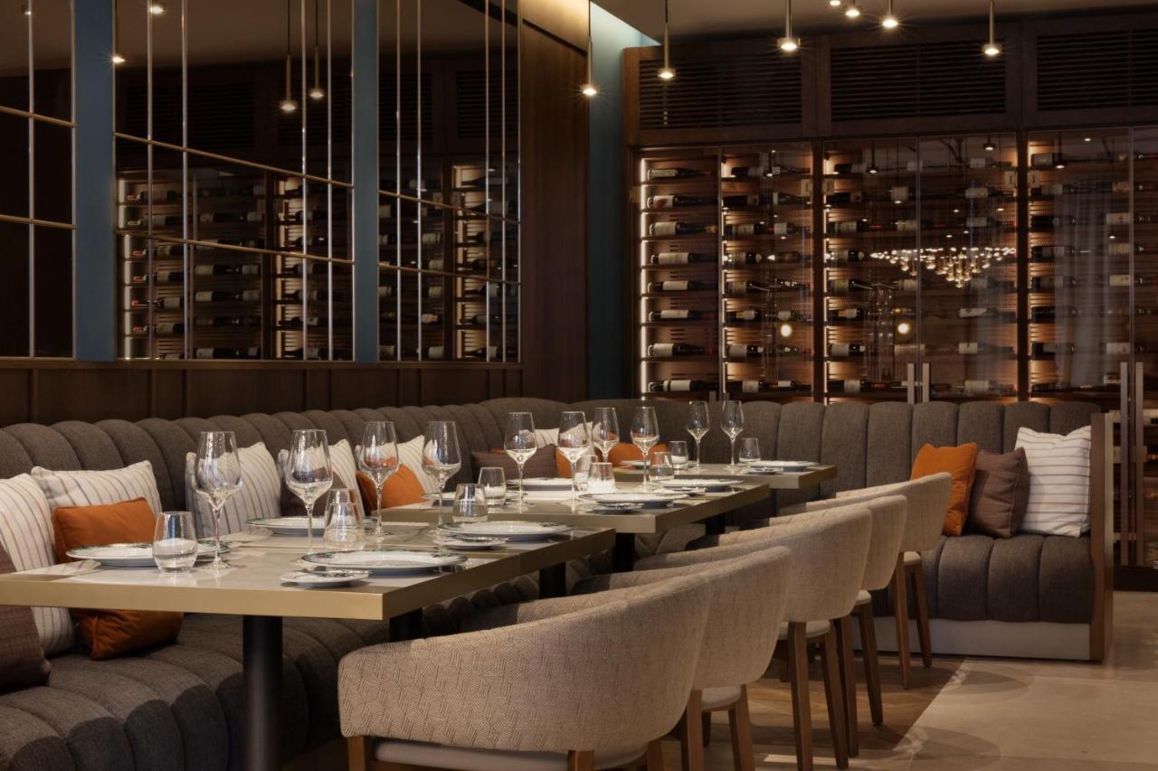 Jw Marriott Hotel Мадрид Екстериор снимка