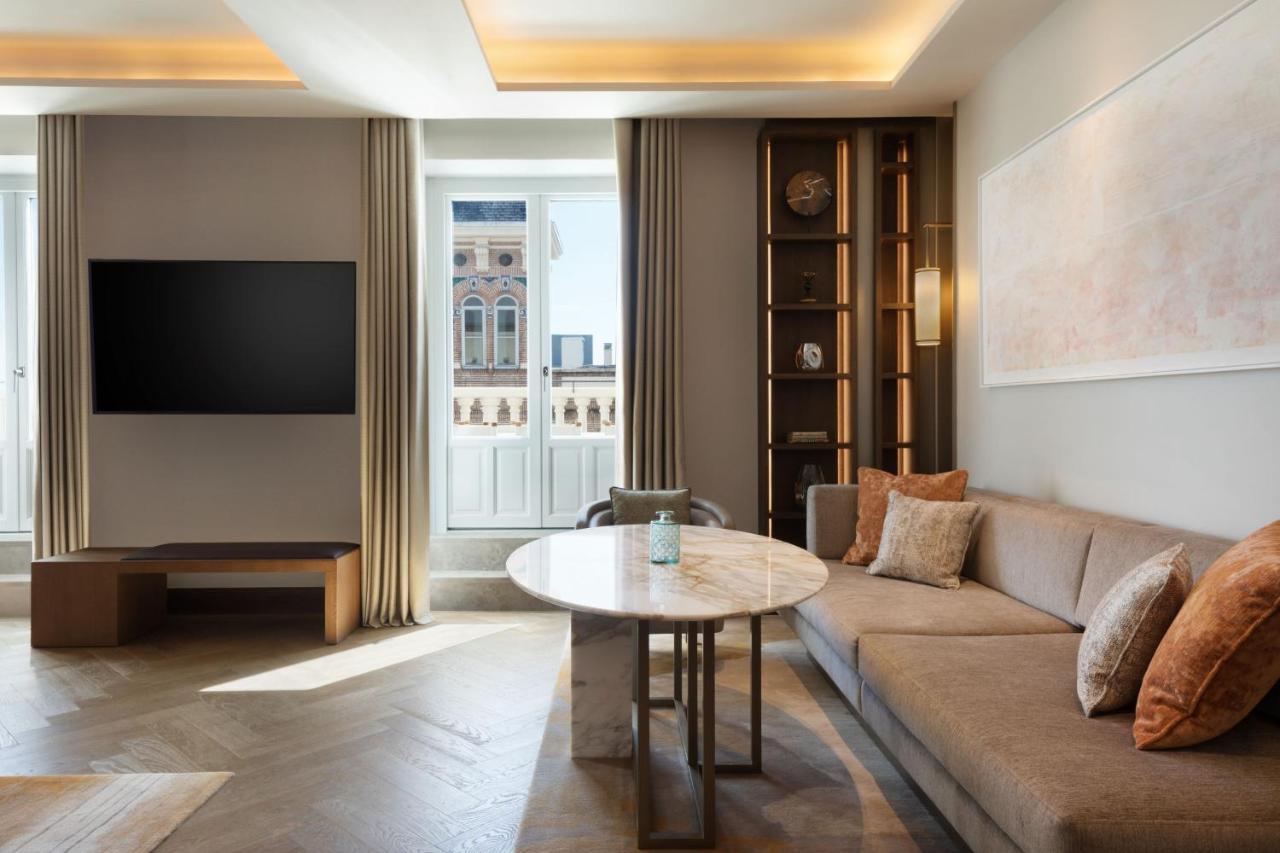 Jw Marriott Hotel Мадрид Екстериор снимка